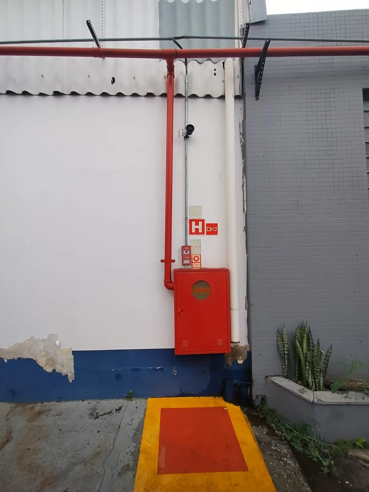 Laudo de central de alarme de incêndio e painel de controle